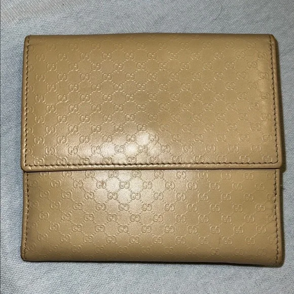 Authentic GUCCI Beige Jackie Micro Guccisima Leather Compact Wallet